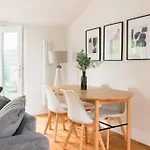 Contemporary 2 Bed Loft Honor Oak, London Apt