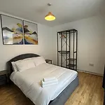 Cosy 2Br Flat Excellent Location