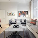 Luxurious 3 Bed Central Covent Garden Penthouse