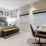Luxurious 3 Bed Central Covent Garden Penthouse