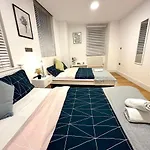 Deluxe Entire Flat In City Centre