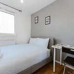 Shadwell Double Room - 13