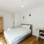 Shadwell Double Room - 13