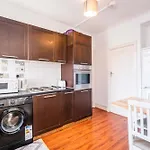 Classic Marble Arch Apartment