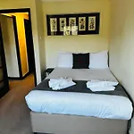 Vincent House London Residence