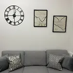 Beautiful Apartment Near Paddington - Sleeps 8