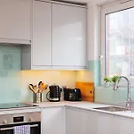 Spacious Central 3 Bedroom Apartment In Old Street