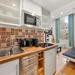 Sg, Elegant Suite In Paddington Central London