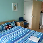 2 Bed Flat With Balcony - Zone 1 Central London