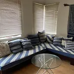 2 Bed Flat With Balcony - Zone 1 Central London