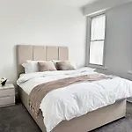 Riverside Modern One Bedroom Apartment