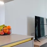 Shyluxe
