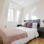 Central London Cosy 4 Beds