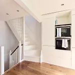 The Notting Hill Hideout - 2Bdr Apartment