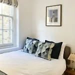 2 Bedroom Apartment In Paddington