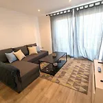 Modern Large Flat 1Min To Stockwell Station With Skyscraper View