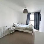 Modern Large Flat 1Min To Stockwell Station With Skyscraper View