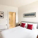 Stunning Surrey Quays Flat
