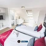 Stunning House By Ls2G Short Lets & Serviced Accommodation Greater London With Free Wifi