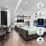 Stylish Studio Apt By Stay Smart Short Lets & Serviced Accommodation Woodstock With Free Wifi