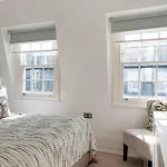 Madestays Premium Knightsbridge Townhouse
