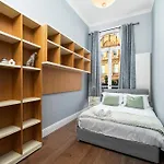 Kensington Modern Apartments