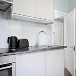 Kensington Modern Apartments