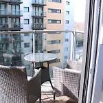 Elegant Designer Apartment By Chelsea Bridge & Battersea Power Station