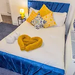 The Wanderer 3 Bedroom Apartment By Altoluxoexperience Short Lets & Serviced Accommodation With Free Parking & Wifi