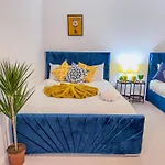 The Wanderer 3 Bedroom Apartment By Altoluxoexperience Short Lets & Serviced Accommodation With Free Parking & Wifi