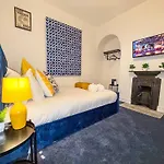 The Wanderer 3 Bedroom Apartment By Altoluxoexperience Short Lets & Serviced Accommodation With Free Parking & Wifi