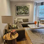 Spacious 3 Bedroom Apartment In Maida Vale