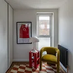 Modern Designers Flat In The Heart Of Angel