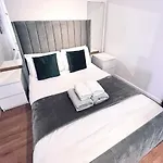 Spacious One Bedroom Apartment In Camden Town