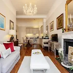 Veeve - South Kensington Charm