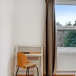 Bright Stylish North London Retreat