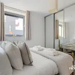 2 Bed Apartment Only Five Minutes Walk From Crossharbour
