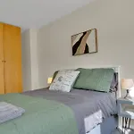 Love-All Wimbledon Apartment With Free Parking