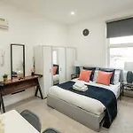 Stylish Flat For 2-4 By Kilburn & Hampstead Station