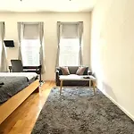 Studio Flat In Centre Of London