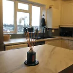 Contractor-Friendly 3-Bed Stay
