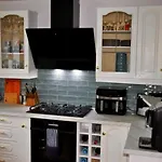 Contractor-Friendly 3-Bed Stay