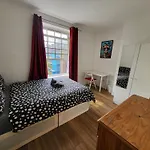 Marvellous Property For 8 People In Battersea - Zone 1, 3 Min Walking From The Main Station
