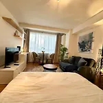 Beautiful Studio Flat Chiswick