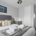 Monthly Stay For 3-Bedroom Only 5 Minutes To Hoxton Station