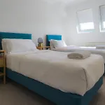 Madison Hill - White Hill House 5 - 3 Bedroom Flat