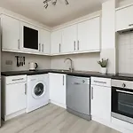 Chic Urban Apartment In Dalston Junction
