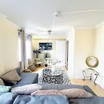 Notting Hill 2 Bedroom Cosy Apartment