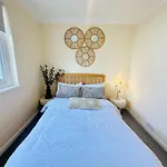 Notting Hill 2 Bedroom Cosy Apartment