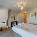 Strathmore Court Apartments